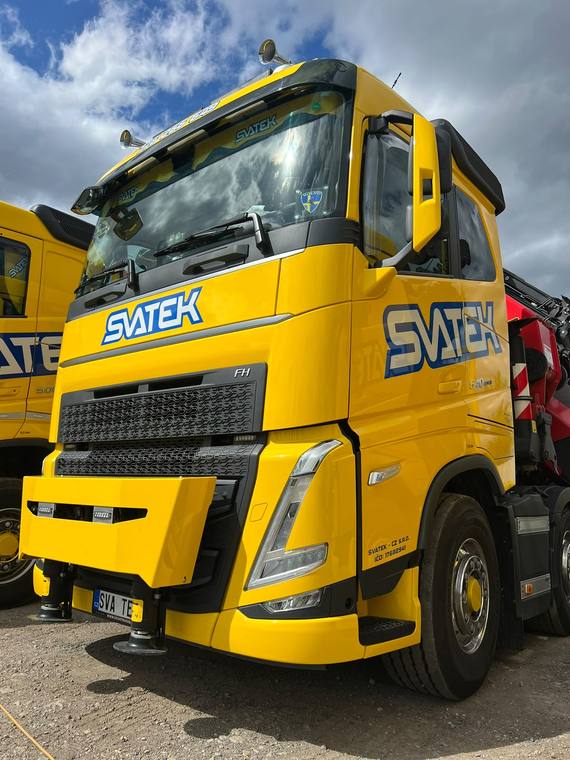 Svatek CZ — polep tahače Volvo